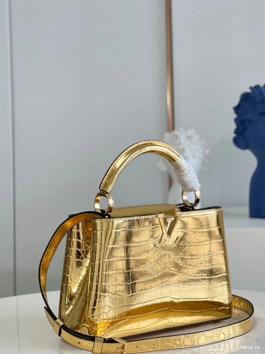 CAPUCINES LOUIS VUITTON BB 0824